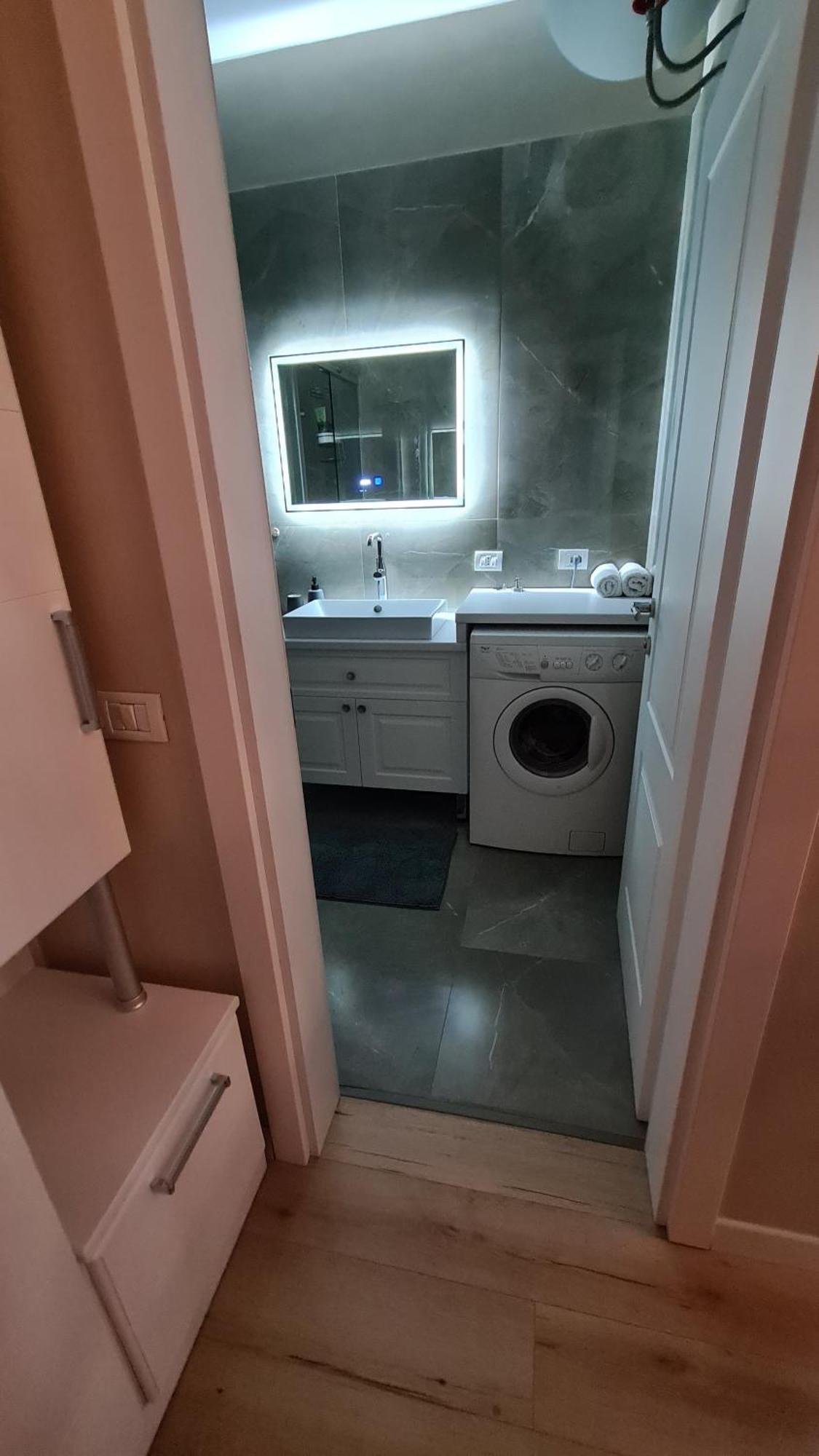טיראנה Family-Friendly Apt At 21 Dhjetori W/Self Check-In מראה חיצוני תמונה